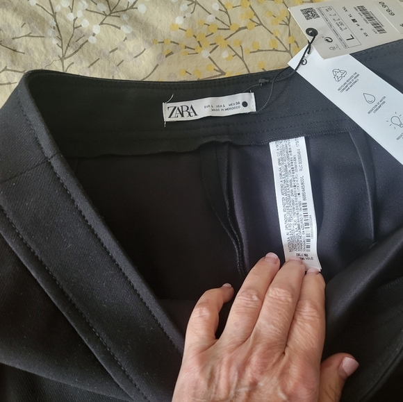 NWT Zara slight stretch flared black trousers pants with hidden side zipper - Picture 3 of 9